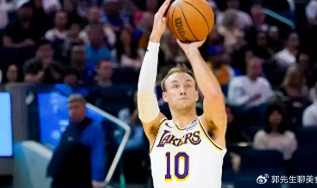 新葡京娱乐城在线-湖人捡到宝了!50.3%三分射手改写紫金军团命运，东契奇喊“多投”|肯纳德|洛杉矶湖人队|卢卡-东契奇|卢克-肯纳德|卢克·肯纳德_新浪体育_新浪新闻
