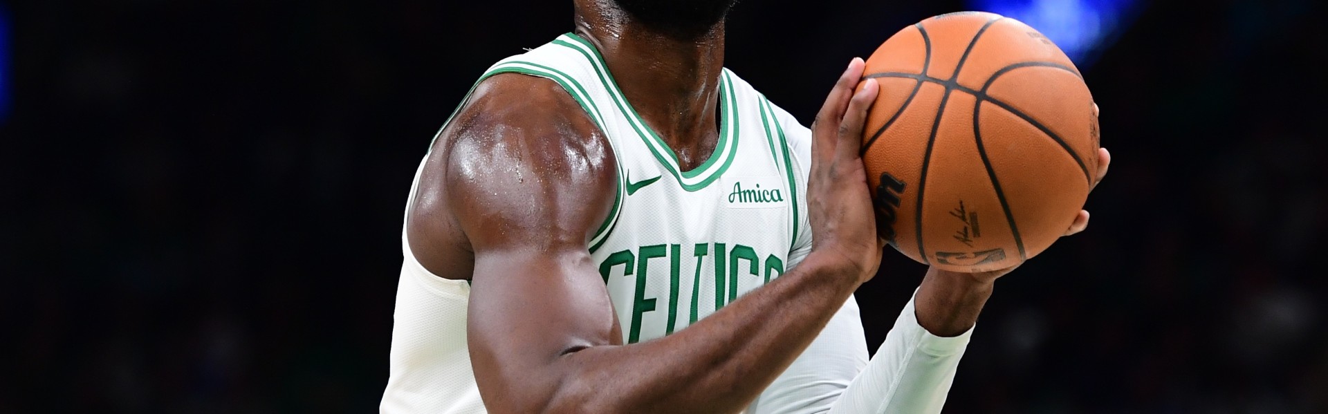 新葡京博彩官网-明天绿军迎战热火 杰伦·布朗&amp;豪泽复出可以出战比赛