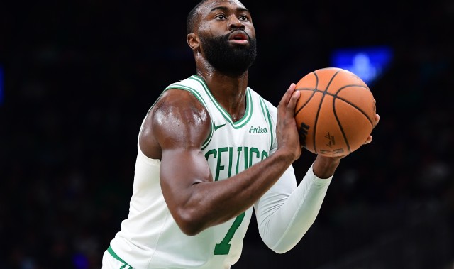 新葡京博彩官网-明天绿军迎战热火 杰伦·布朗&amp;豪泽复出可以出战比赛