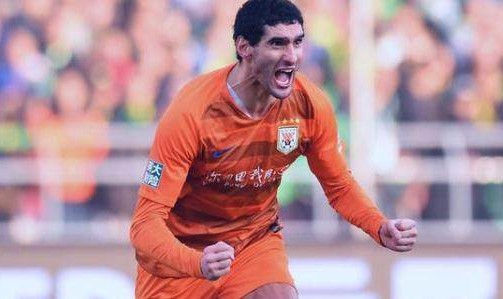 澳门新葡京娱乐城app-又是读秒头球绝杀！熟悉的头球大师砸晕国足王牌